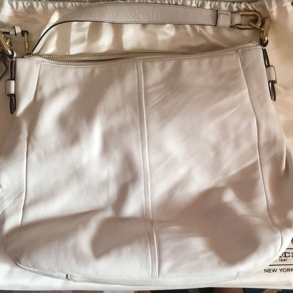 Chelsea Leather Ashlyn Hobo - Picture 8 of 8